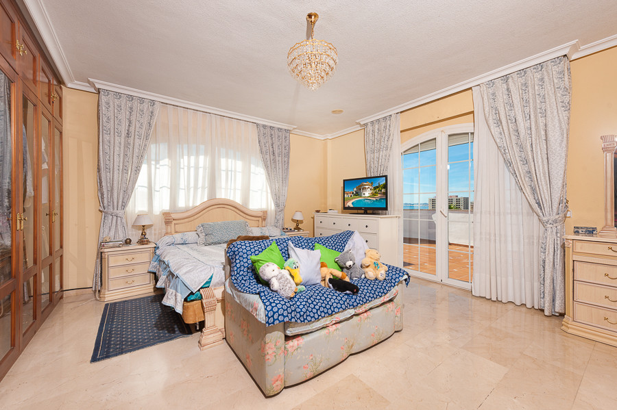 4 Bed Townhouse for sale in Benalmadena Costa Del Sol, Málaga, Spain