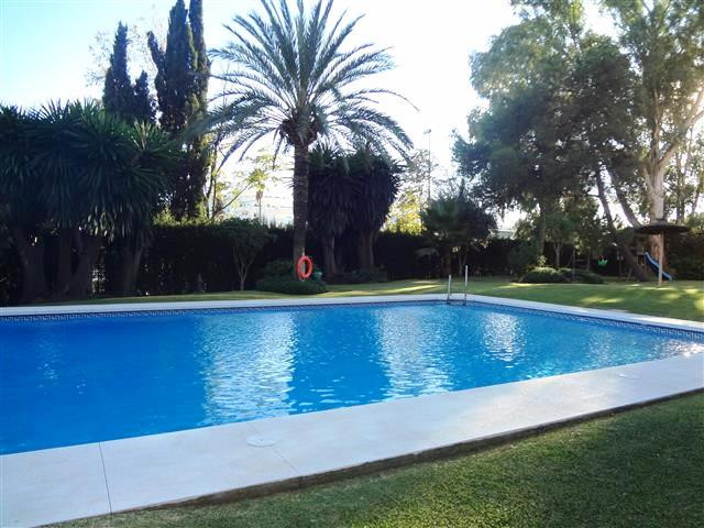 Se vende Apartamento Planta Media de 3 dormitorios en Costa Del Sol, Málaga, España