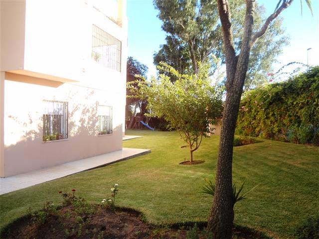 Se vende Apartamento Planta Media de 3 dormitorios en Costa Del Sol, Málaga, España