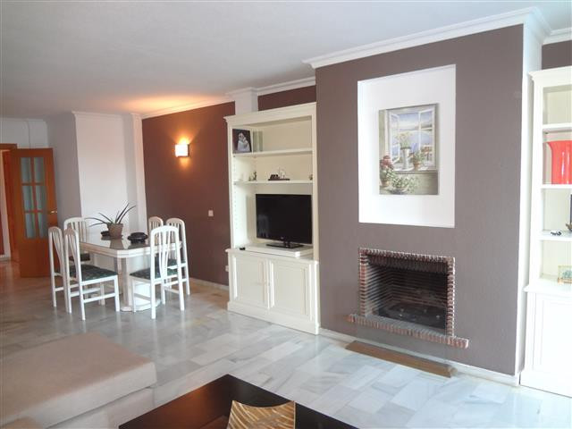 Se vende Apartamento Planta Media de 3 dormitorios en Costa Del Sol, Málaga, España