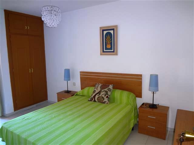 Se vende Apartamento Planta Media de 3 dormitorios en Costa Del Sol, Málaga, España