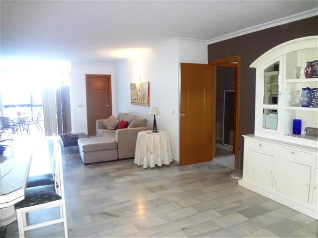 Se vende Apartamento Planta Media de 3 dormitorios en Costa Del Sol, Málaga, España