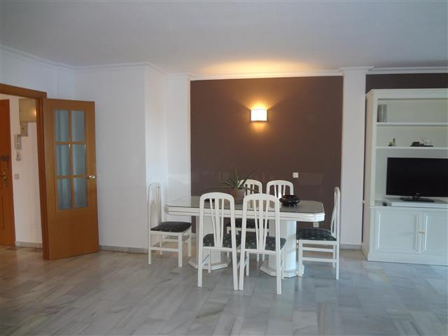 Se vende Apartamento Planta Media de 3 dormitorios en Costa Del Sol, Málaga, España