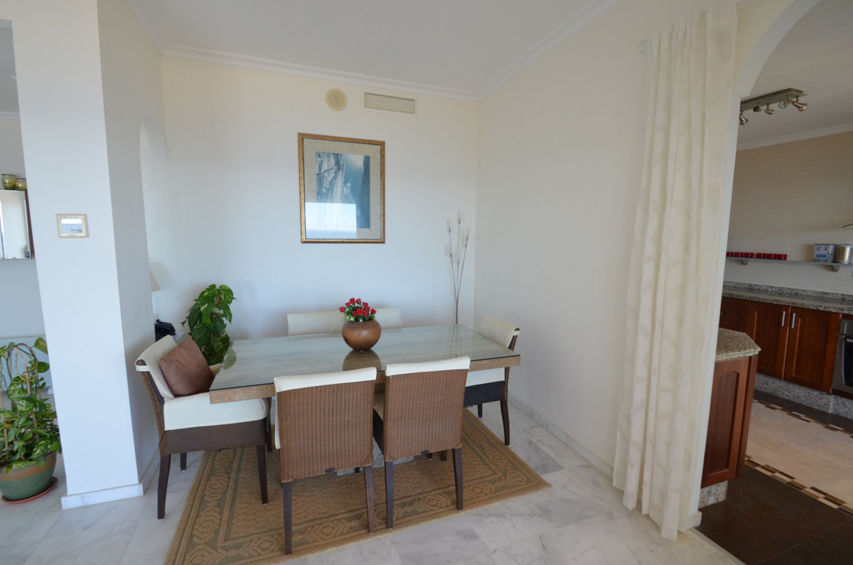 3 Bed Apartment for sale in La Duquesa Costa Del Sol, Málaga, Spain