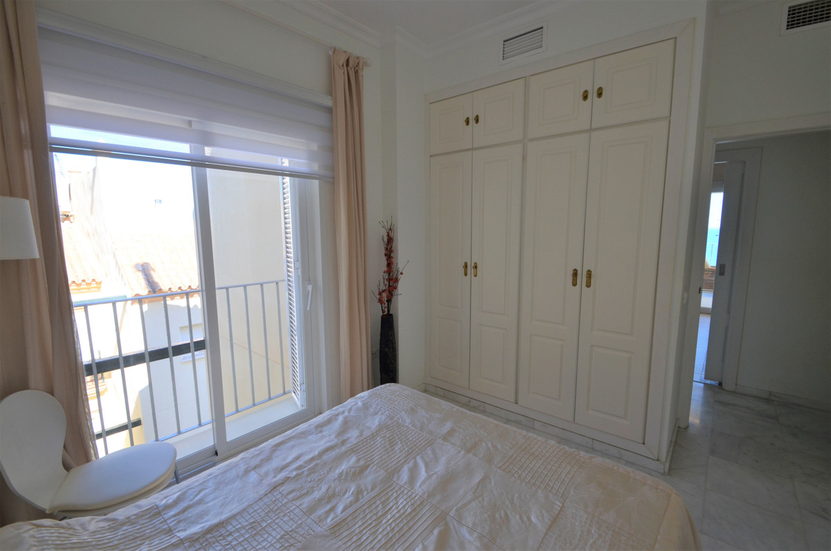 3 Bed Apartment for sale in La Duquesa Costa Del Sol, Málaga, Spain