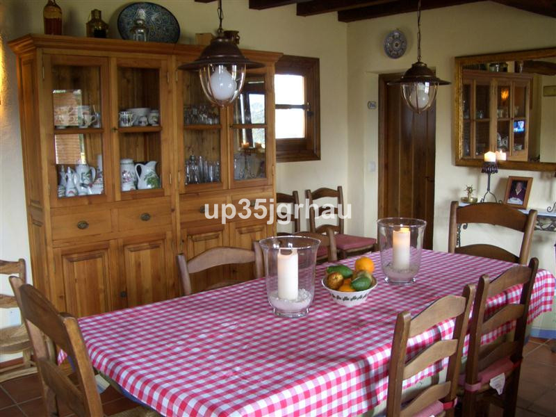 4 Bed Townhouse for sale in Jubrique Costa Del Sol, Málaga, Spain