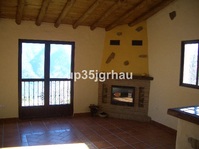 4 Bed Townhouse for sale in Jubrique Costa Del Sol, Málaga, Spain