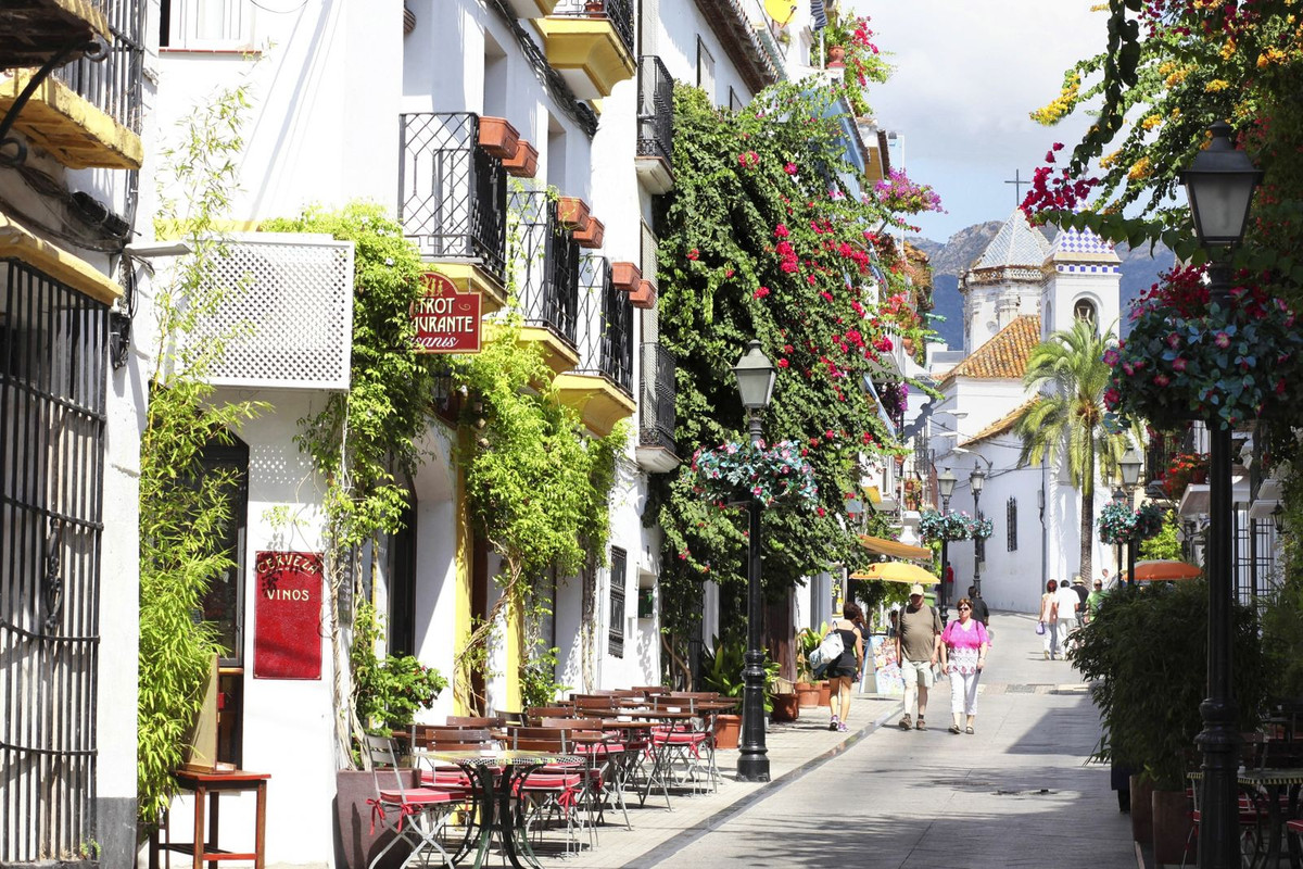 Se vende Adosada de 6 dormitorios en Costa Del Sol, Málaga, España