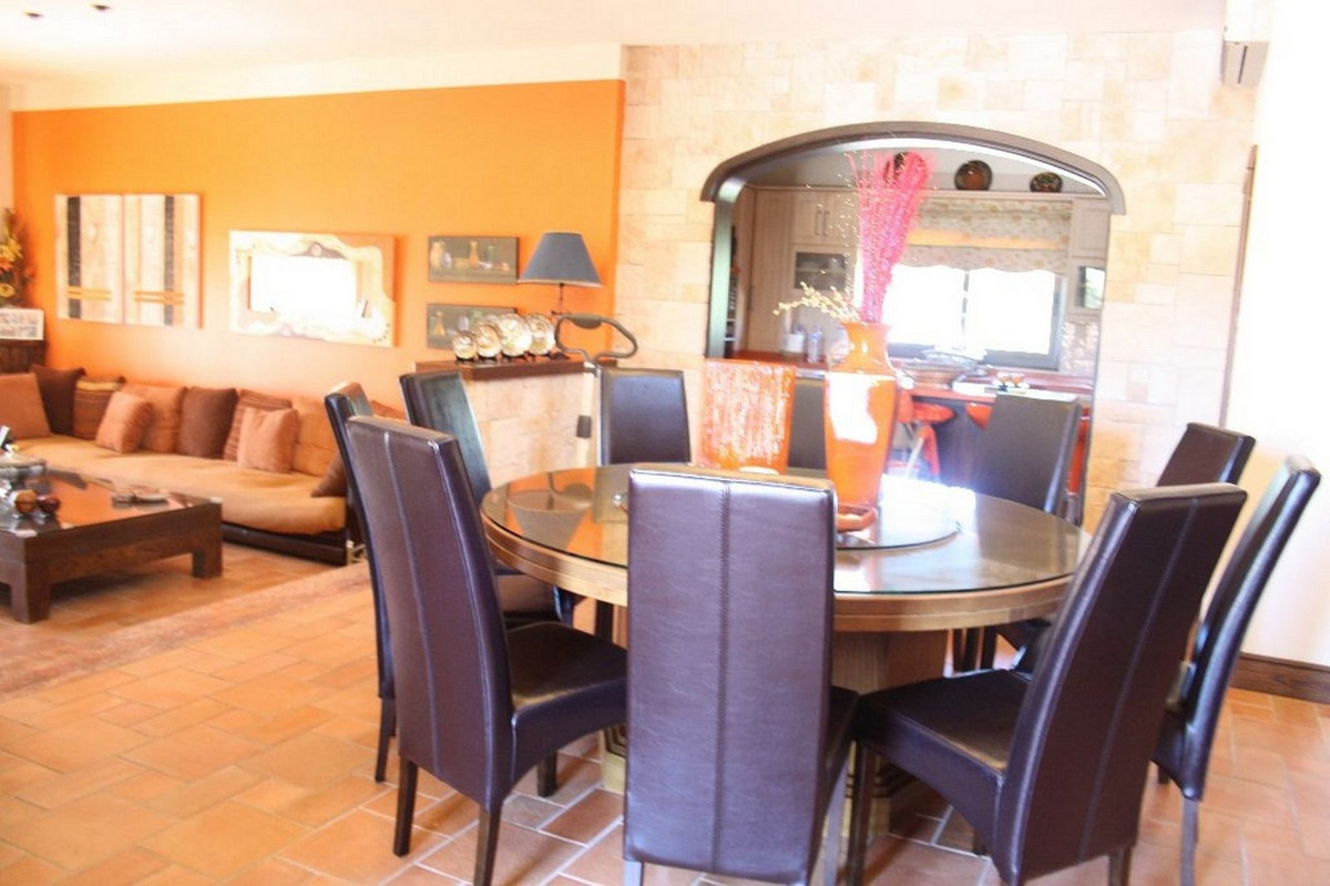 5 Bed Townhouse for sale in Estepona Costa Del Sol, Málaga, Spain