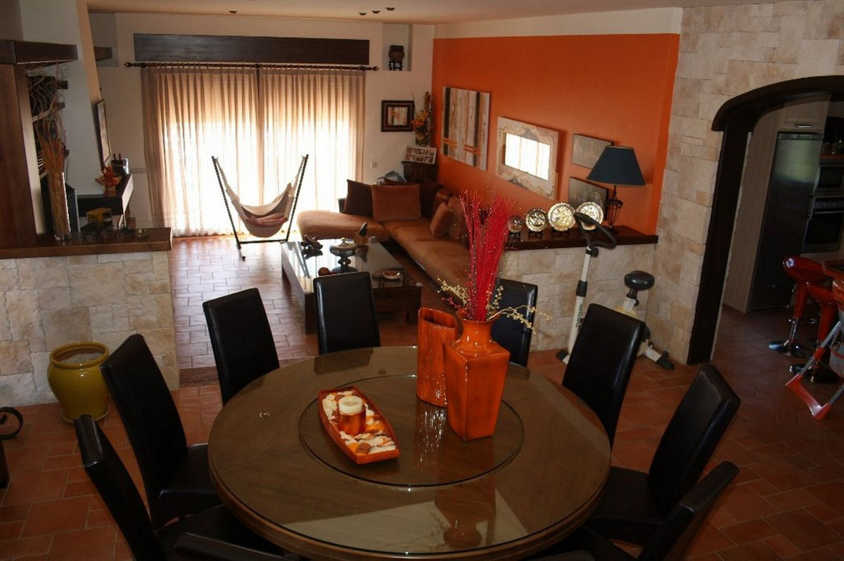 5 Bed Townhouse for sale in Estepona Costa Del Sol, Málaga, Spain