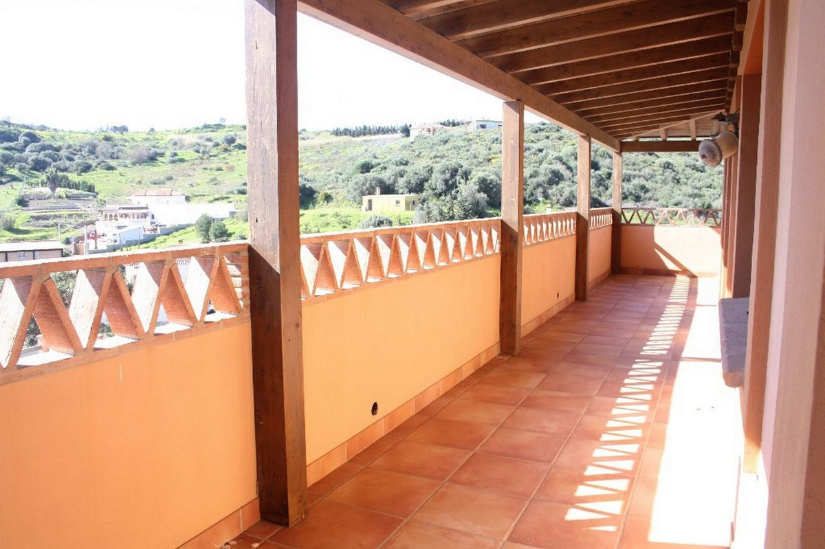 5 Bed Townhouse for sale in Estepona Costa Del Sol, Málaga, Spain