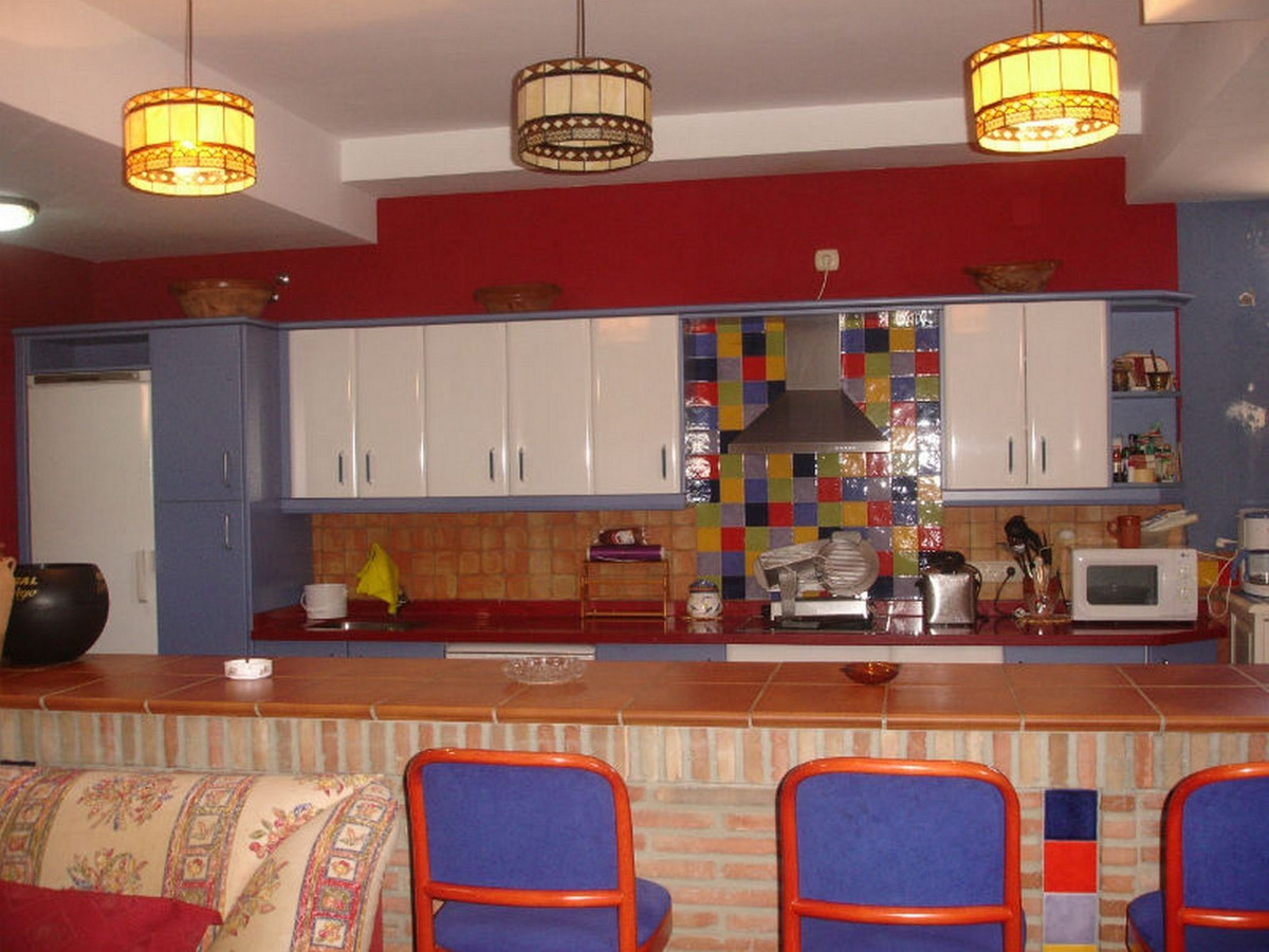 5 Bed Townhouse for sale in Estepona Costa Del Sol, Málaga, Spain