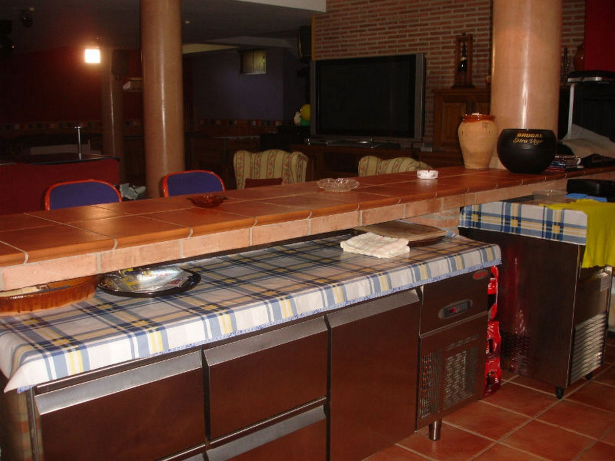 5 Bed Townhouse for sale in Estepona Costa Del Sol, Málaga, Spain