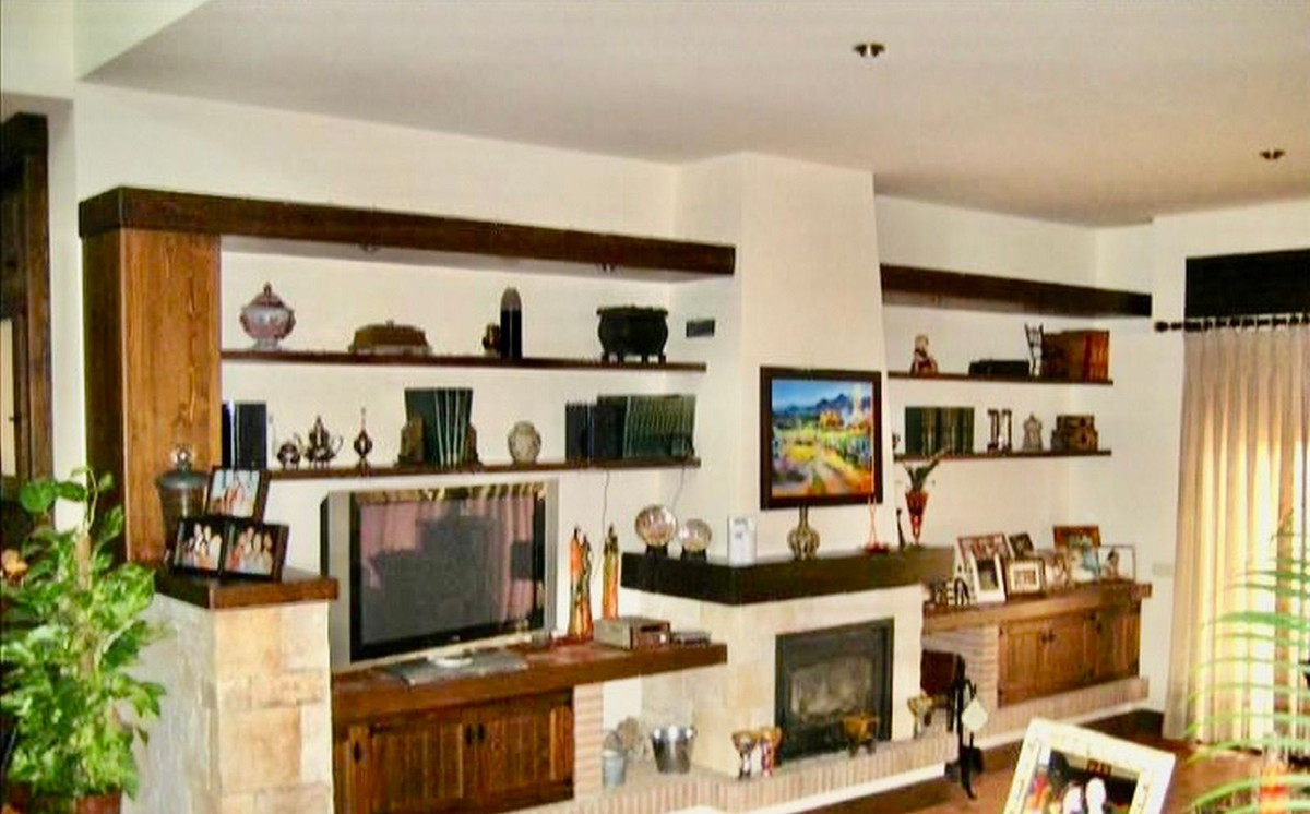 5 Bed Townhouse for sale in Estepona Costa Del Sol, Málaga, Spain