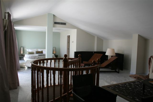 3 Bed Apartment for sale in Puerto Banús Costa Del Sol, Málaga, Spain