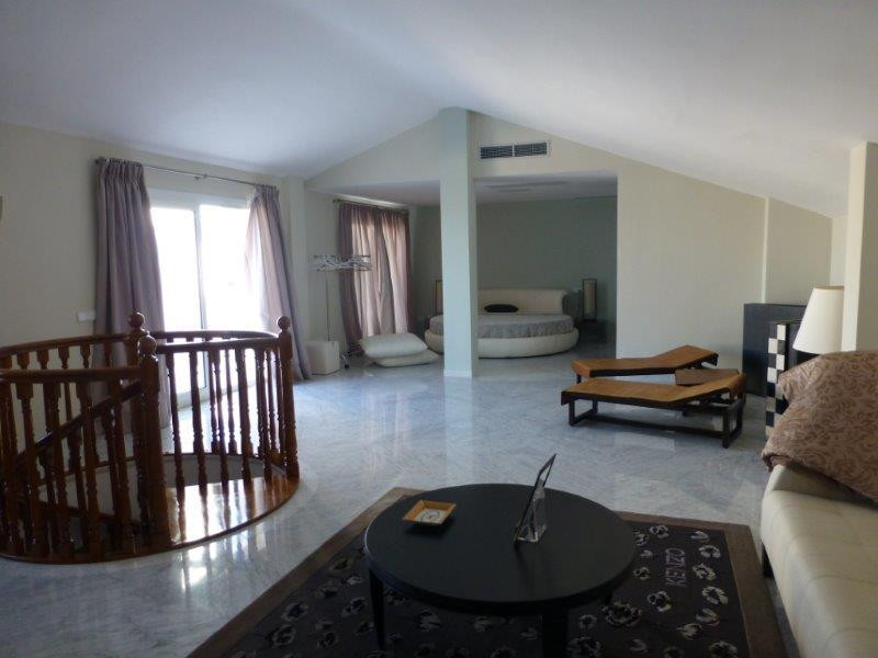 3 Bed Apartment for sale in Puerto Banús Costa Del Sol, Málaga, Spain