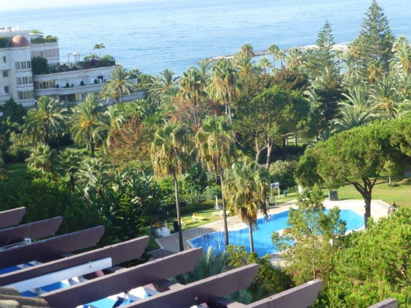 3 Bed Apartment for sale in Puerto Banús Costa Del Sol, Málaga, Spain