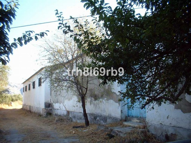 1 Bed Commercial unit for sale in Ronda Costa Del Sol, Málaga, Spain