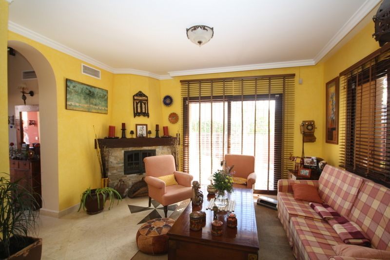 3 Bed Townhouse for sale in Las Chapas Costa Del Sol, Málaga, Spain