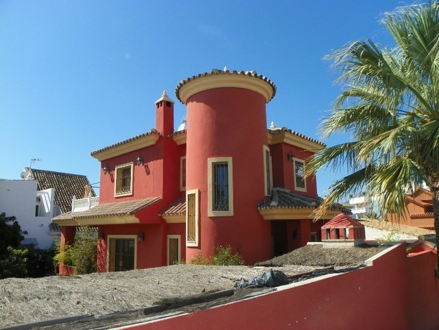 3 Bed Townhouse for sale in Las Chapas Costa Del Sol, Málaga, Spain