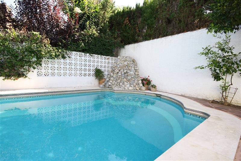 6 Bed Townhouse for sale in Los Monteros Costa Del Sol, Málaga, Spain