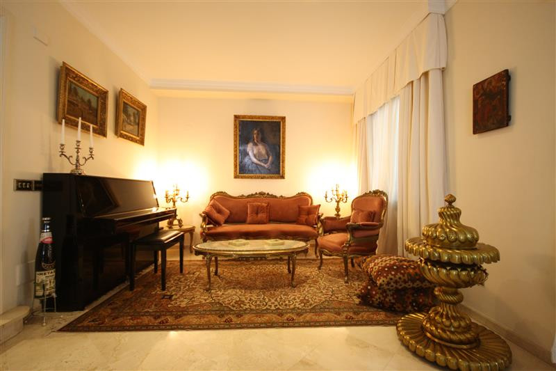 6 Bed Townhouse for sale in Los Monteros Costa Del Sol, Málaga, Spain