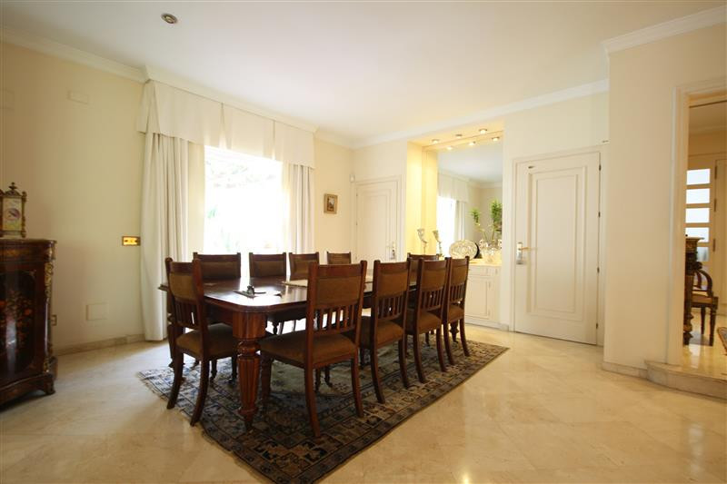 6 Bed Townhouse for sale in Los Monteros Costa Del Sol, Málaga, Spain