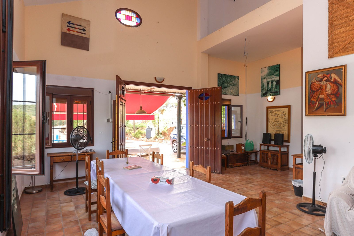 Se vende Hotel de 14 dormitorios en Costa Del Sol, Málaga, España