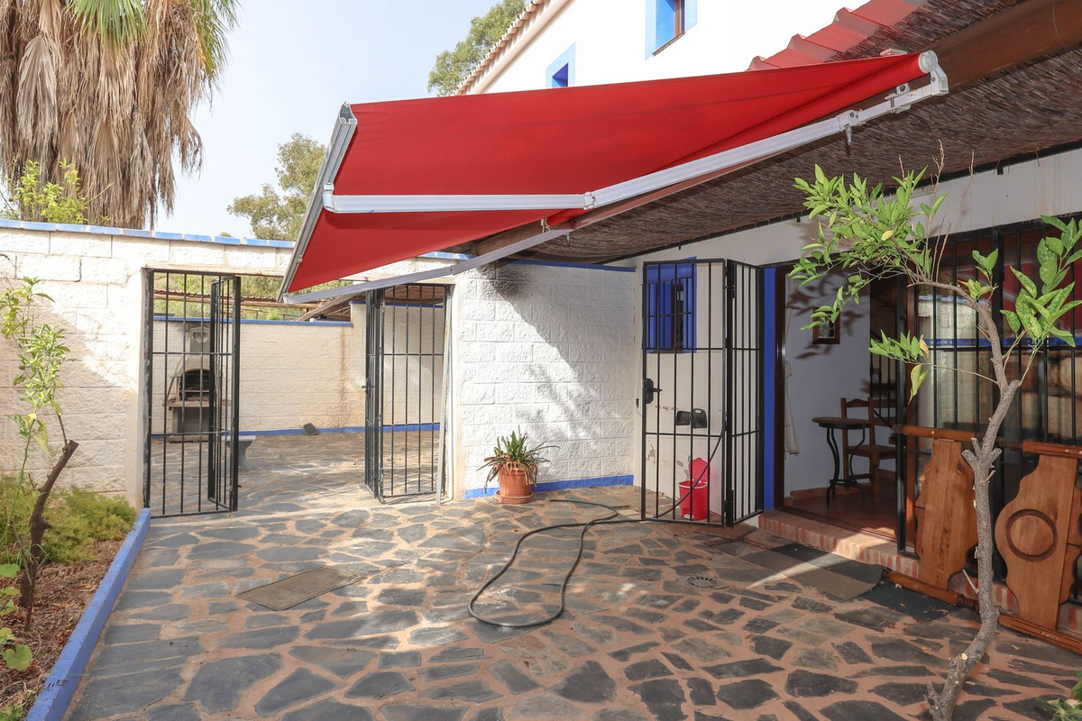 Se vende Hotel de 14 dormitorios en Costa Del Sol, Málaga, España