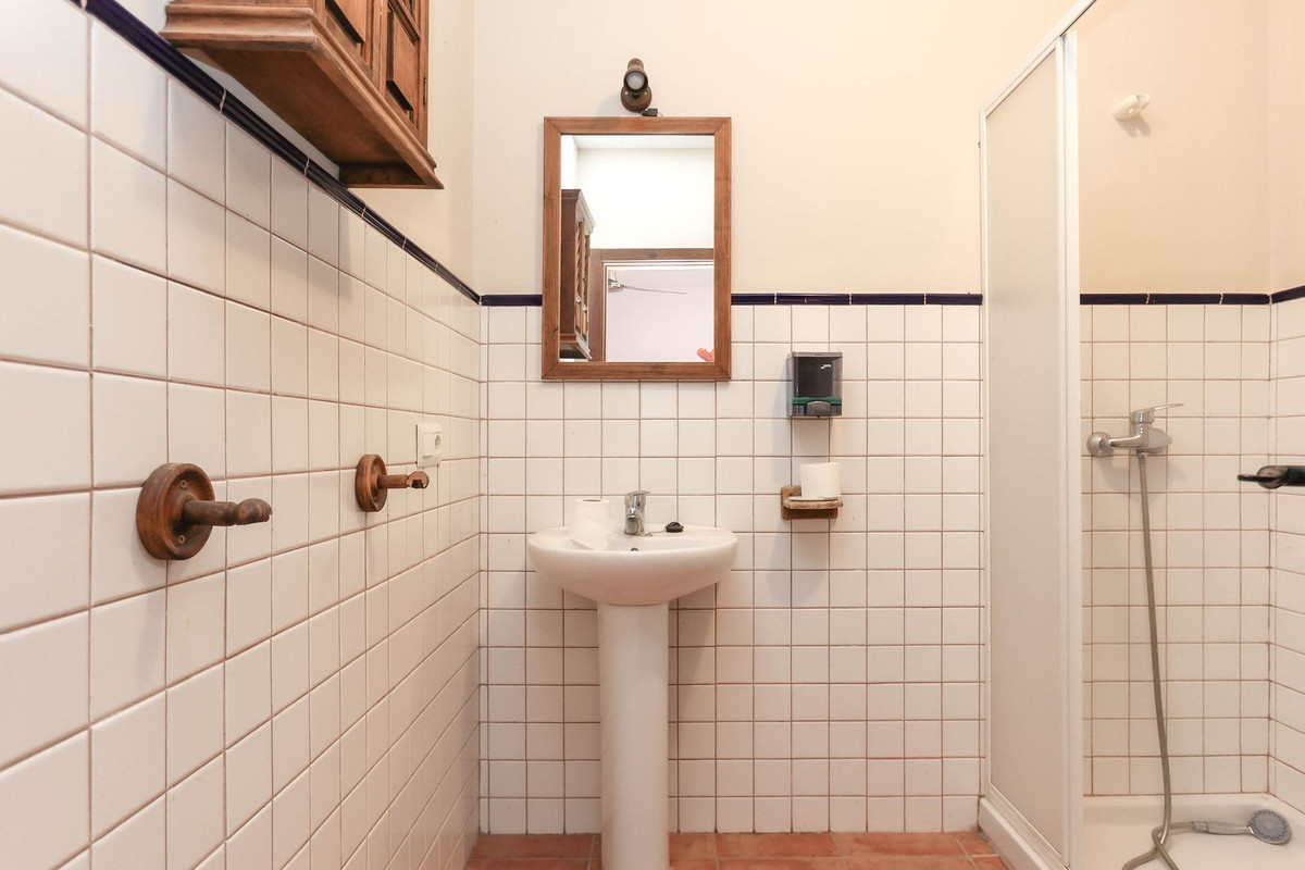 Se vende Hotel de 14 dormitorios en Costa Del Sol, Málaga, España