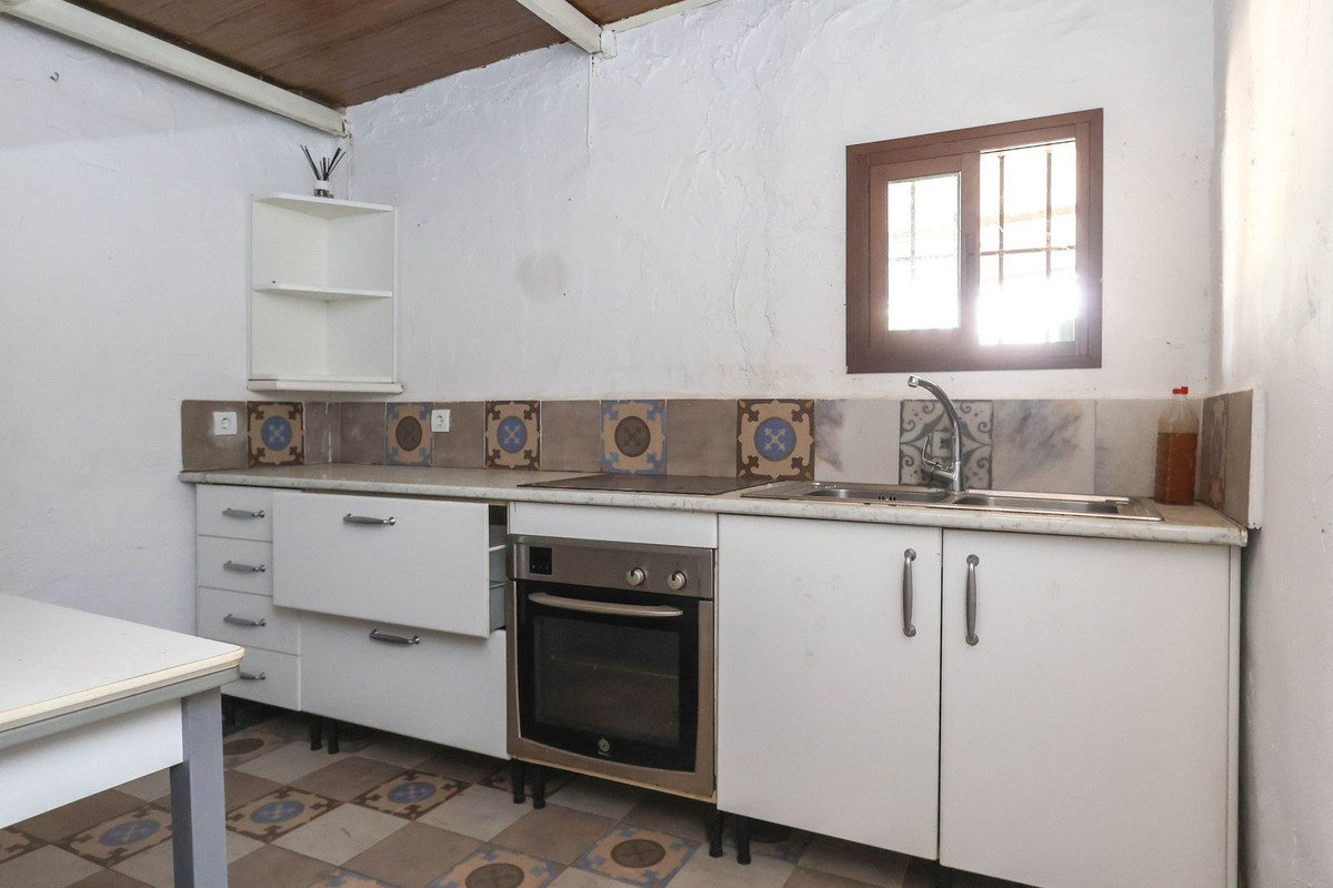 Se vende Hotel de 14 dormitorios en Costa Del Sol, Málaga, España