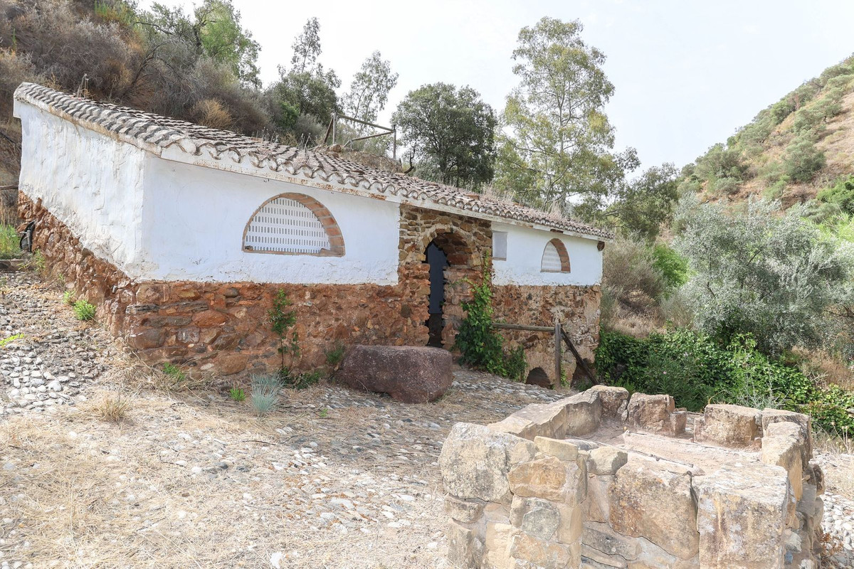 Se vende Hotel de 14 dormitorios en Costa Del Sol, Málaga, España