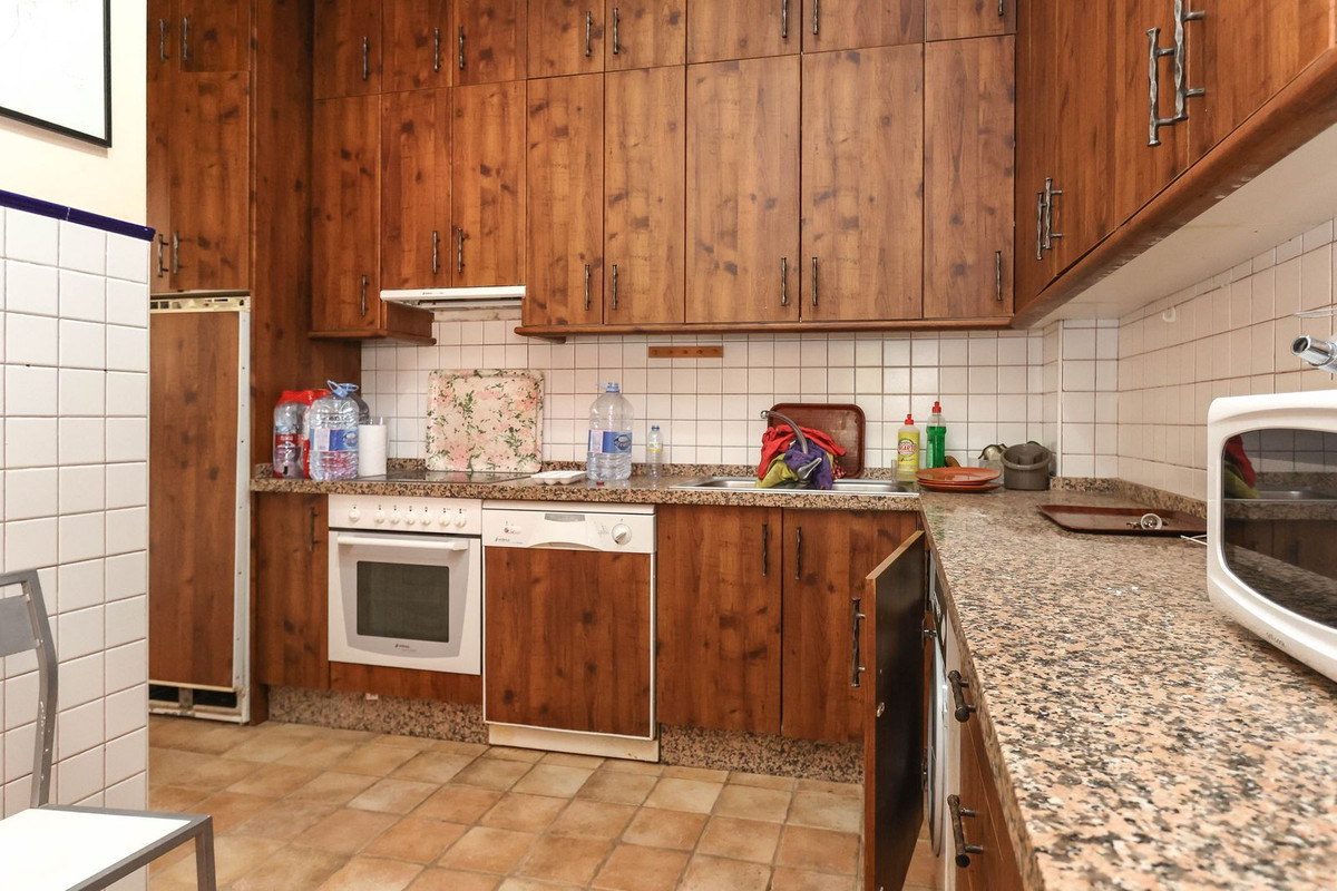 Se vende Hotel de 14 dormitorios en Costa Del Sol, Málaga, España