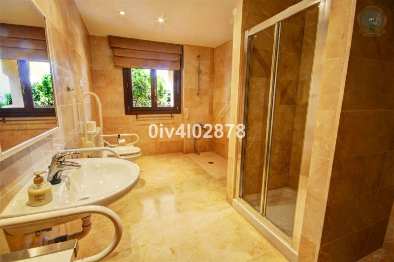 Se vende Villa - Chalet de 10 dormitorios en Costa Del Sol, Málaga, España