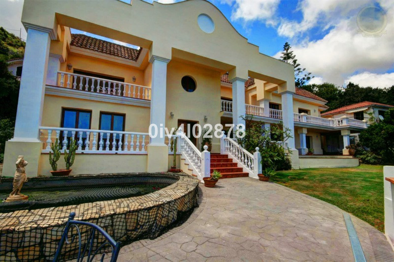 Se vende Villa - Chalet de 10 dormitorios en Costa Del Sol, Málaga, España
