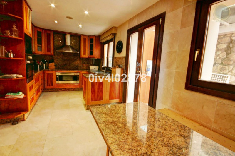 Se vende Villa - Chalet de 10 dormitorios en Costa Del Sol, Málaga, España