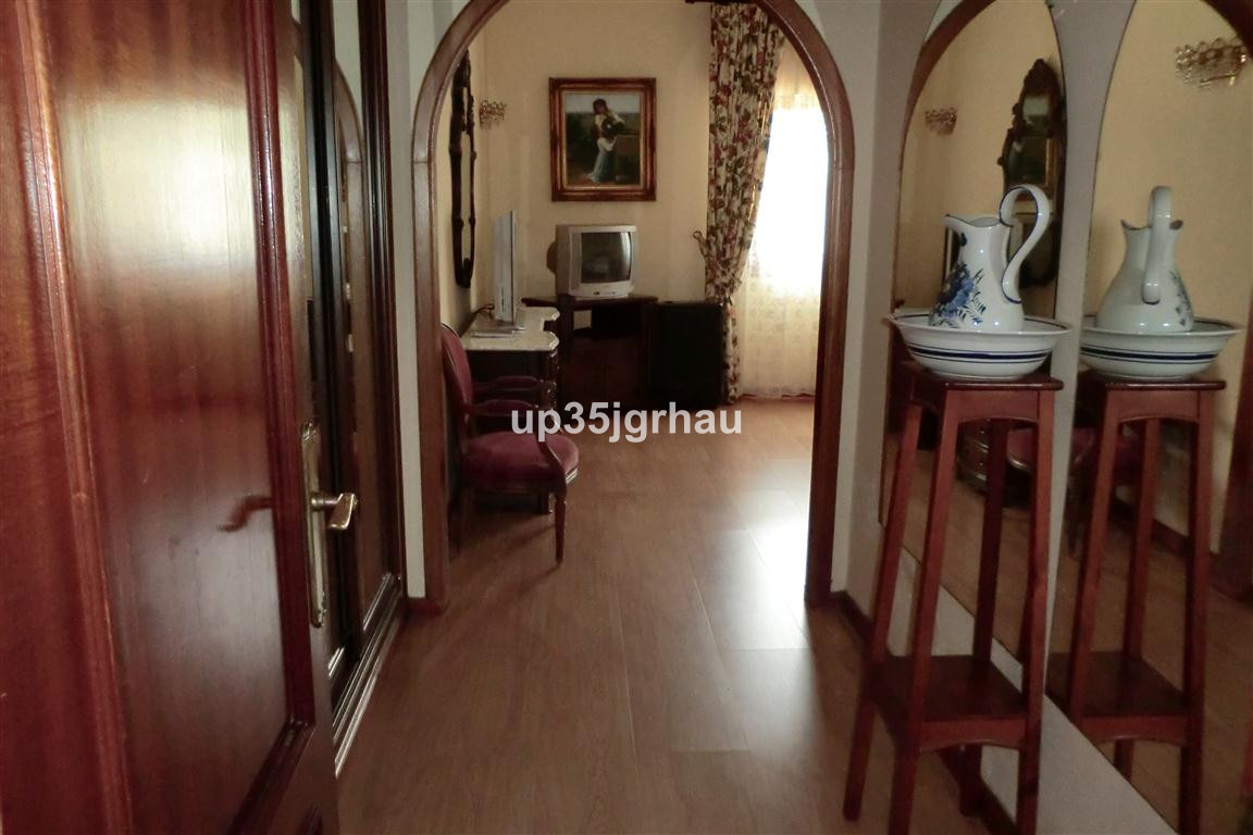 5 Bed Townhouse for sale in Estepona Costa Del Sol, Málaga, Spain