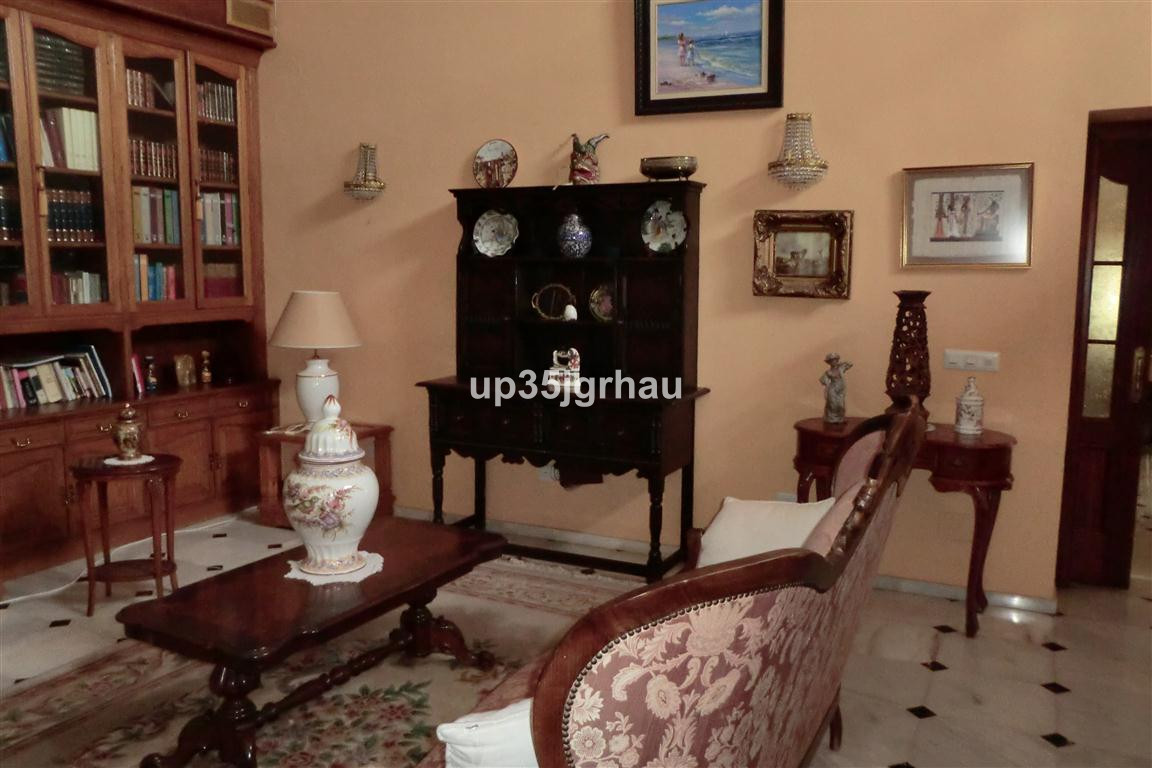 5 Bed Townhouse for sale in Estepona Costa Del Sol, Málaga, Spain