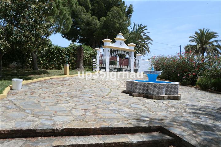 5 Bed Townhouse for sale in Estepona Costa Del Sol, Málaga, Spain