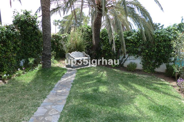 5 Bed Townhouse for sale in Estepona Costa Del Sol, Málaga, Spain