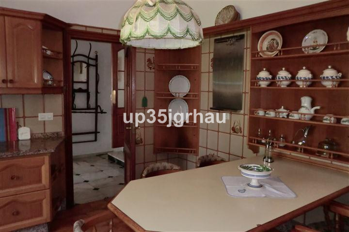 5 Bed Townhouse for sale in Estepona Costa Del Sol, Málaga, Spain