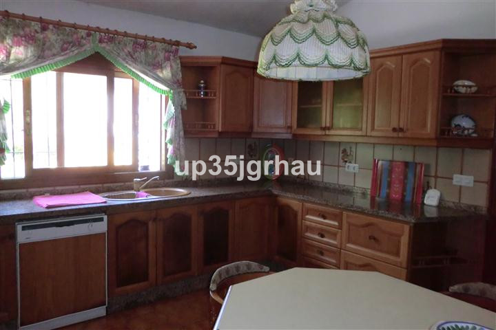 5 Bed Townhouse for sale in Estepona Costa Del Sol, Málaga, Spain