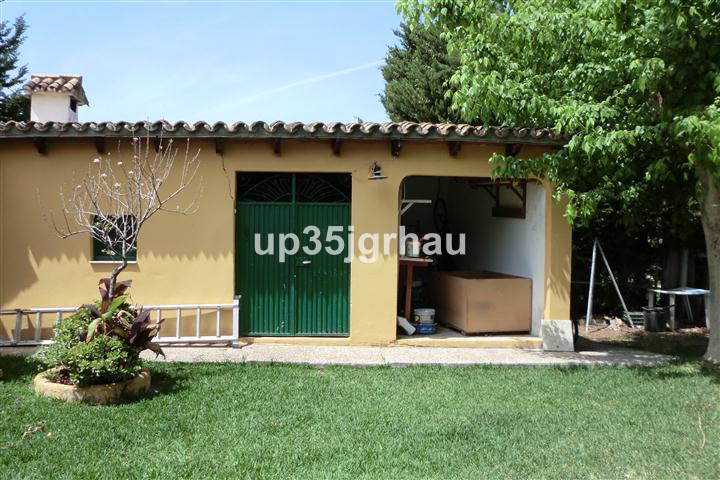 5 Bed Townhouse for sale in Estepona Costa Del Sol, Málaga, Spain