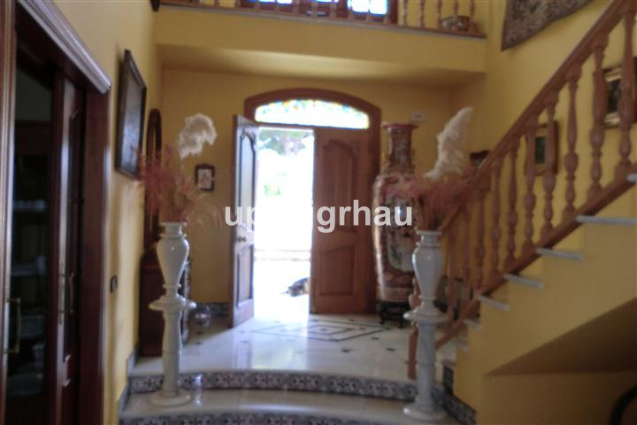 5 Bed Townhouse for sale in Estepona Costa Del Sol, Málaga, Spain