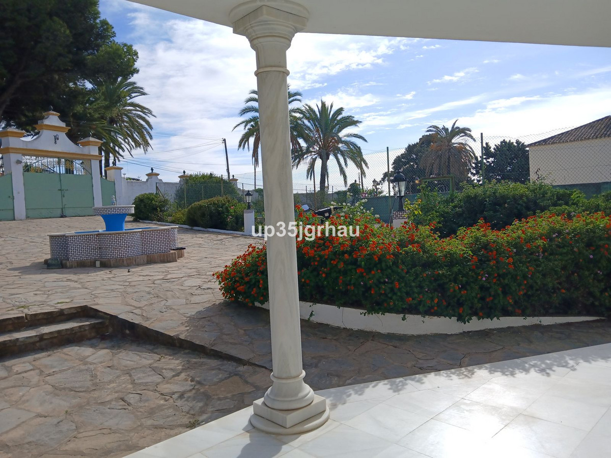 5 Bed Townhouse for sale in Estepona Costa Del Sol, Málaga, Spain