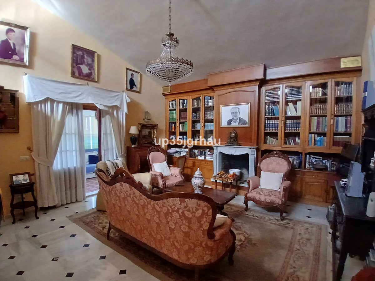 5 Bed Townhouse for sale in Estepona Costa Del Sol, Málaga, Spain