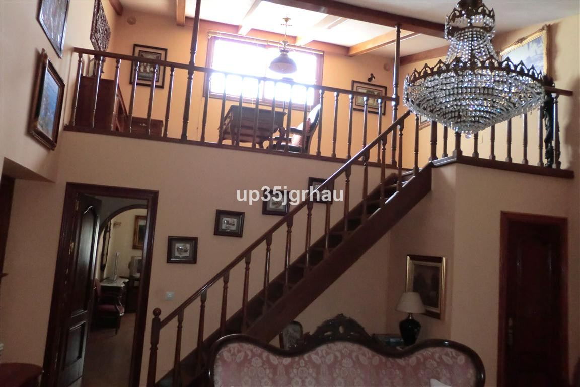 5 Bed Townhouse for sale in Estepona Costa Del Sol, Málaga, Spain