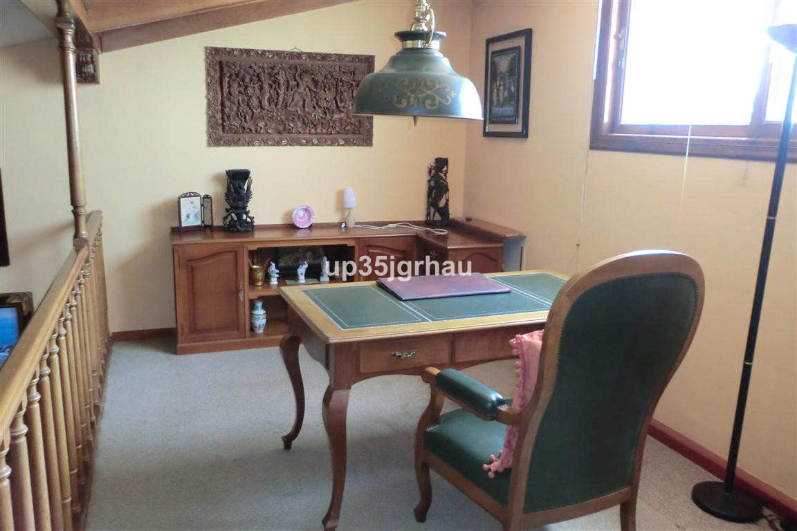 5 Bed Townhouse for sale in Estepona Costa Del Sol, Málaga, Spain