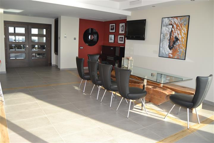 Se vende Villa - Chalet de 5 dormitorios en Costa Del Sol, Málaga, España