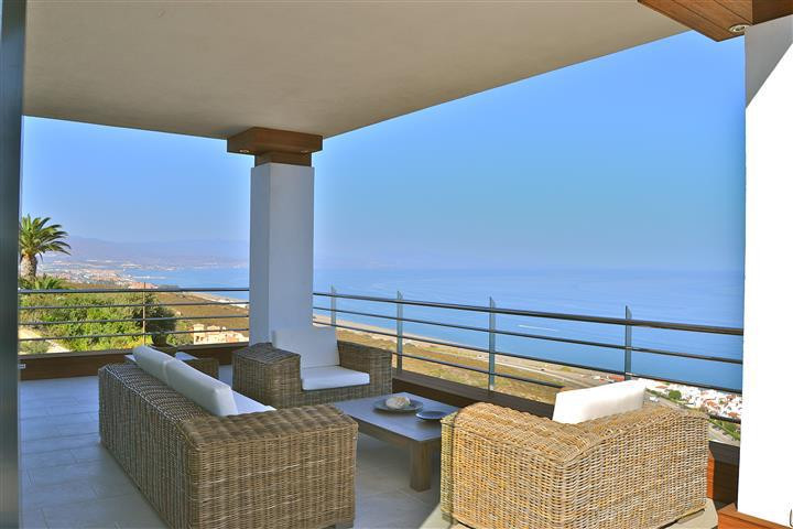 Se vende Villa - Chalet de 5 dormitorios en Costa Del Sol, Málaga, España